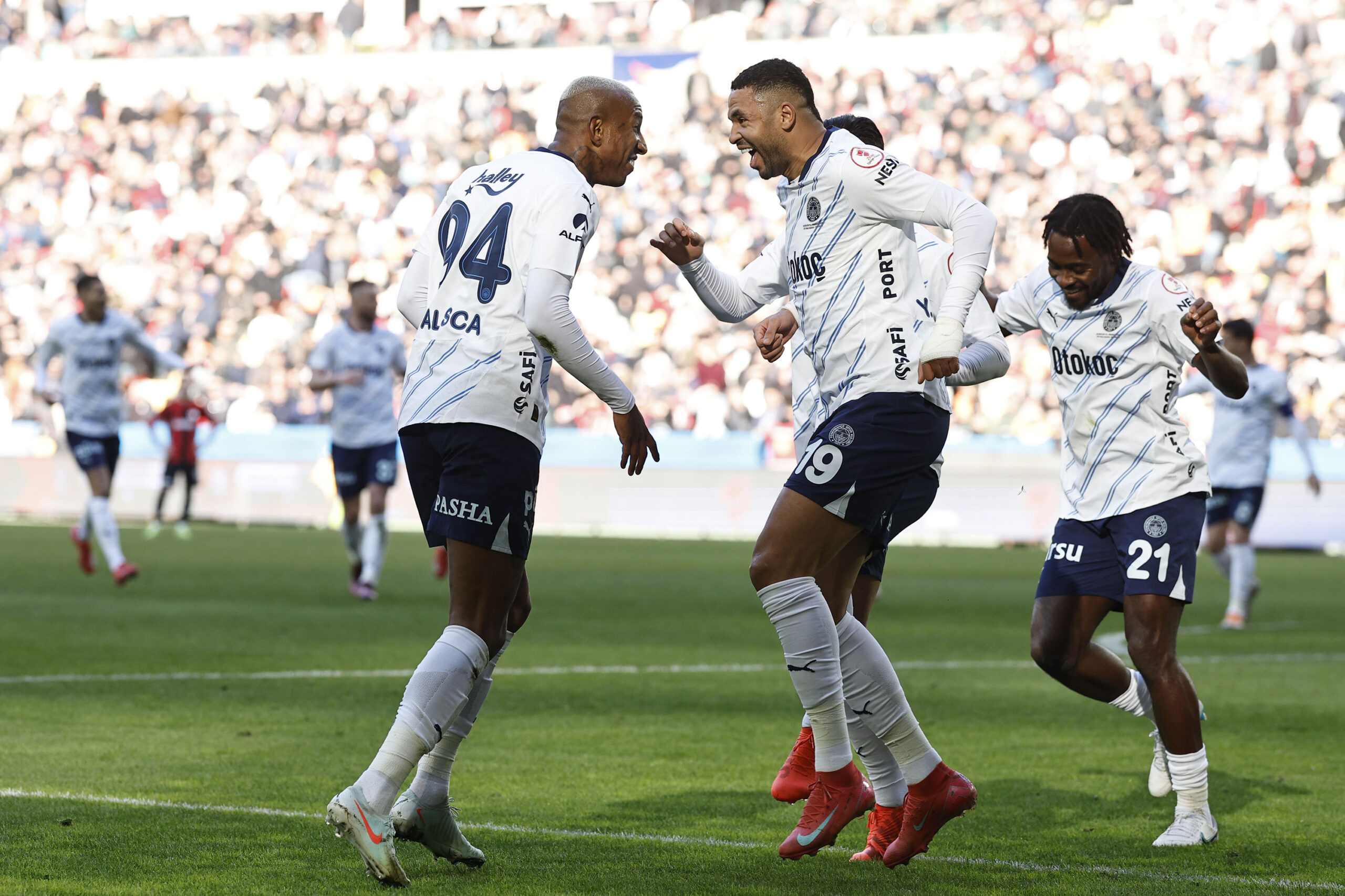 Fenerbahçemiz, Ziraat Türkiye Kupası B Grubu 3.ve son maçında Gaziantep Futbol Kulübü’nü 4-1 yendi