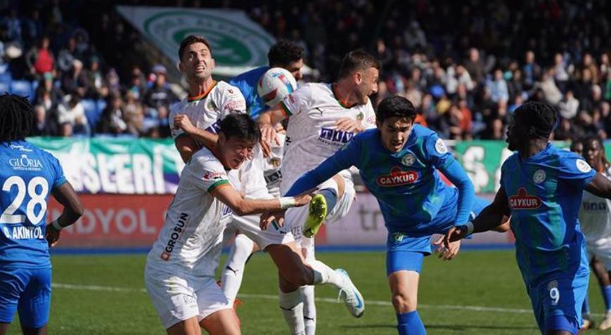 Çaykur Rizespor, Süper Lig’in 26. haftasında Alanyaspor’u konuk etti. Rakibini 3-1 mağlup eden Rizespor 3 puanın sahibi oldu.