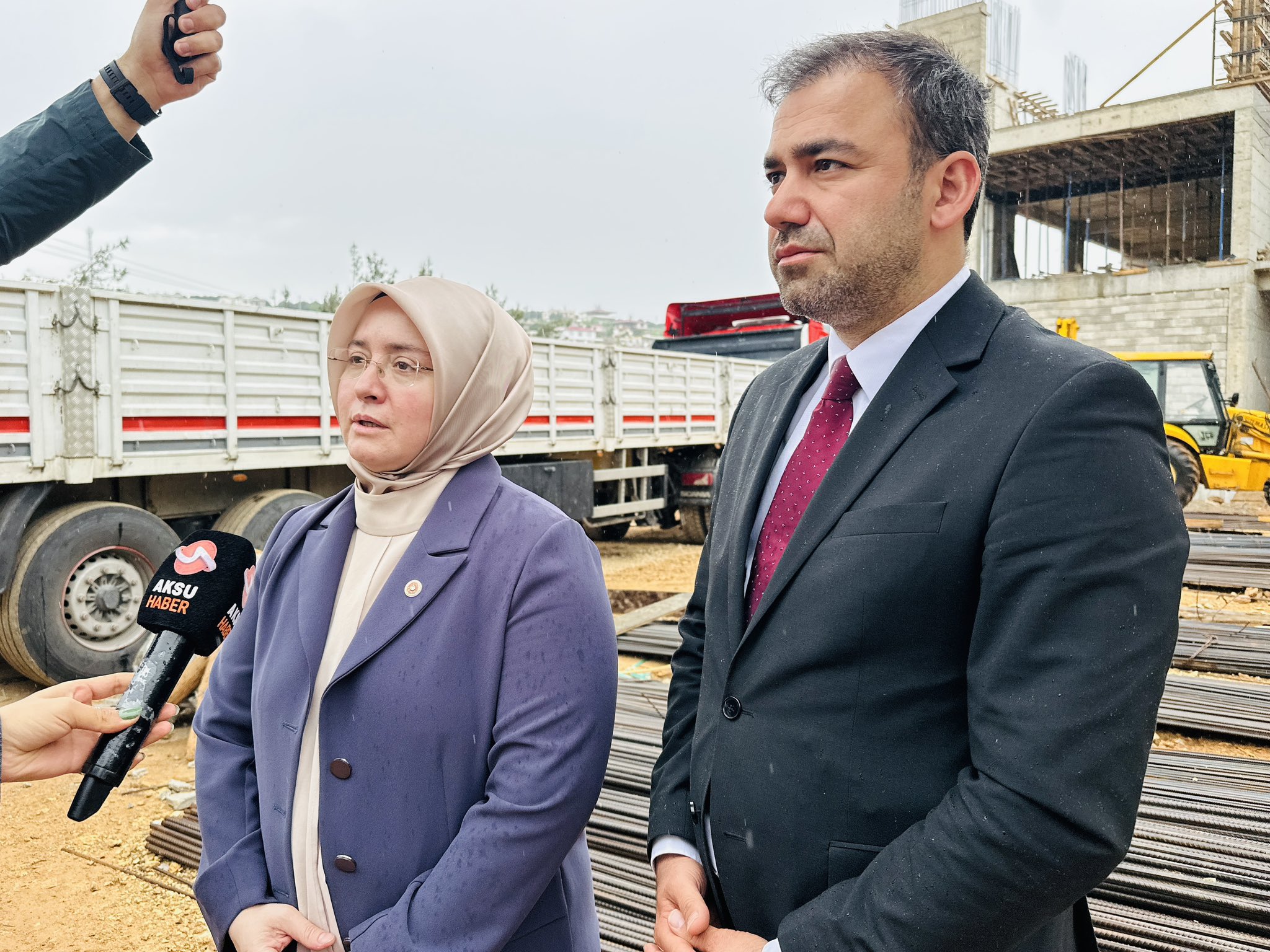 Kahramanmaraş Milletvekilimiz Dr.Tuba Köksal, Onikişubat İlçe Başkanımız Durdu Safa Kekeç ve Teşkilatımız; Önsen Mahalle Muhtarımız Mehmet Sönmez’i ziyaret etti.