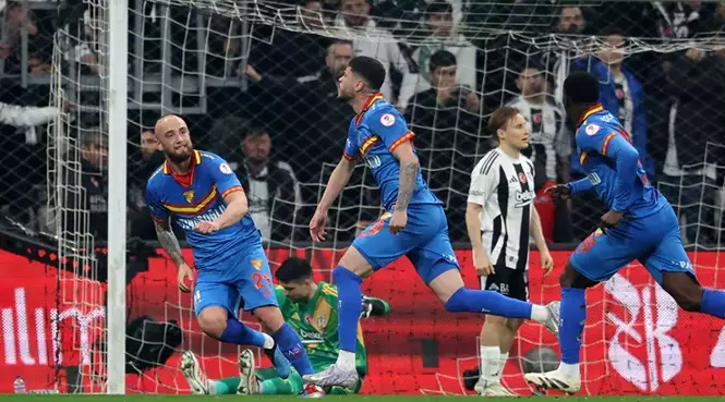 Beşiktaş kupaya veda etti, Göztepe 49 yıl sonra yarı finalde! Beşiktaş 1-3 Göztepe