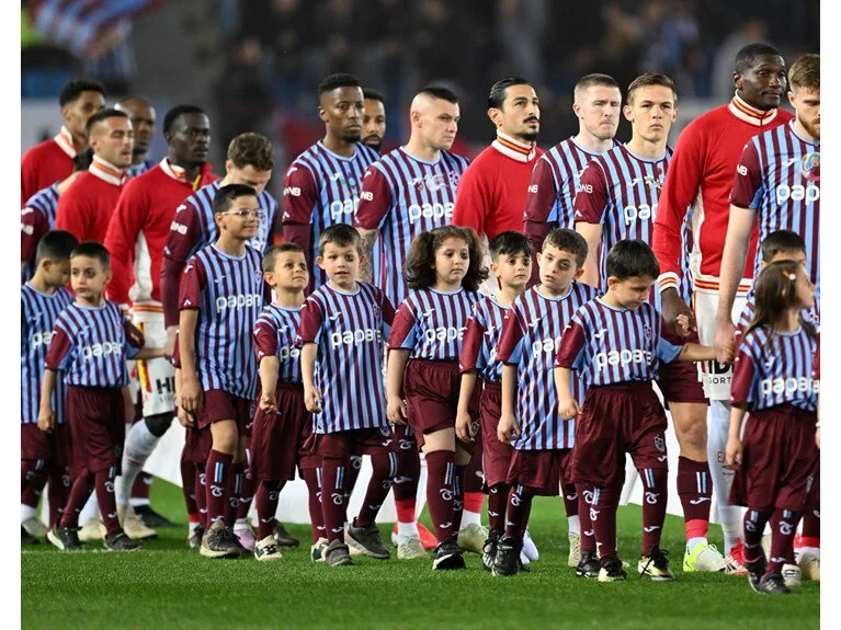 Göztepe’yi yenen Trabzonspor finalde Galatasaray’ın rakibi oldu
