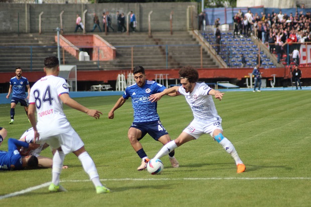 Kahramanmaraş ekibini 2. Tura yükseltti ve İstiklalspor, Play-Off’ta bir üst tura yükselerek 2. Lig hayaline bir adım daha yaklaştı