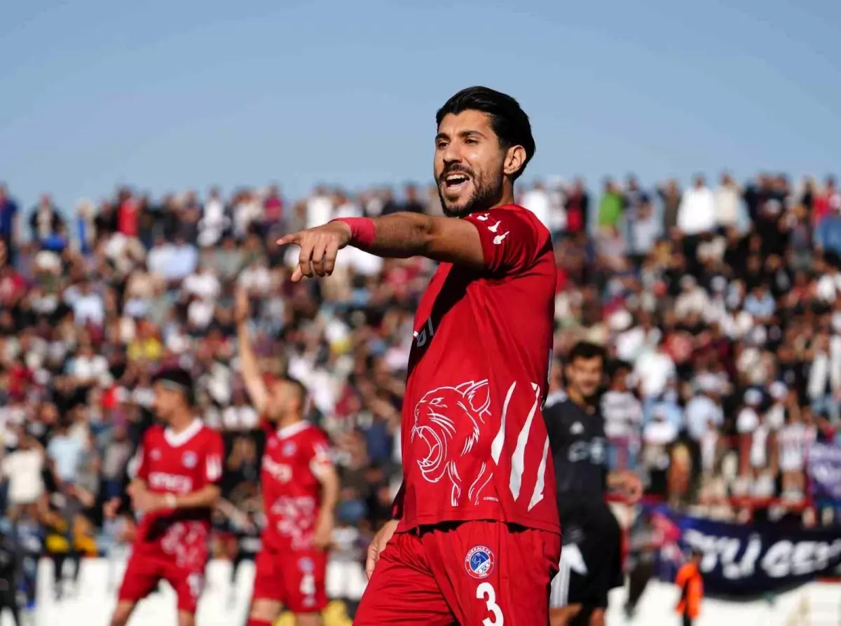 Kırıkkale FK, TFF 3. Lig Play-Off 2. Tur maçında Kahramanmaraş İstiklal Spor’u 2-1 yendi.