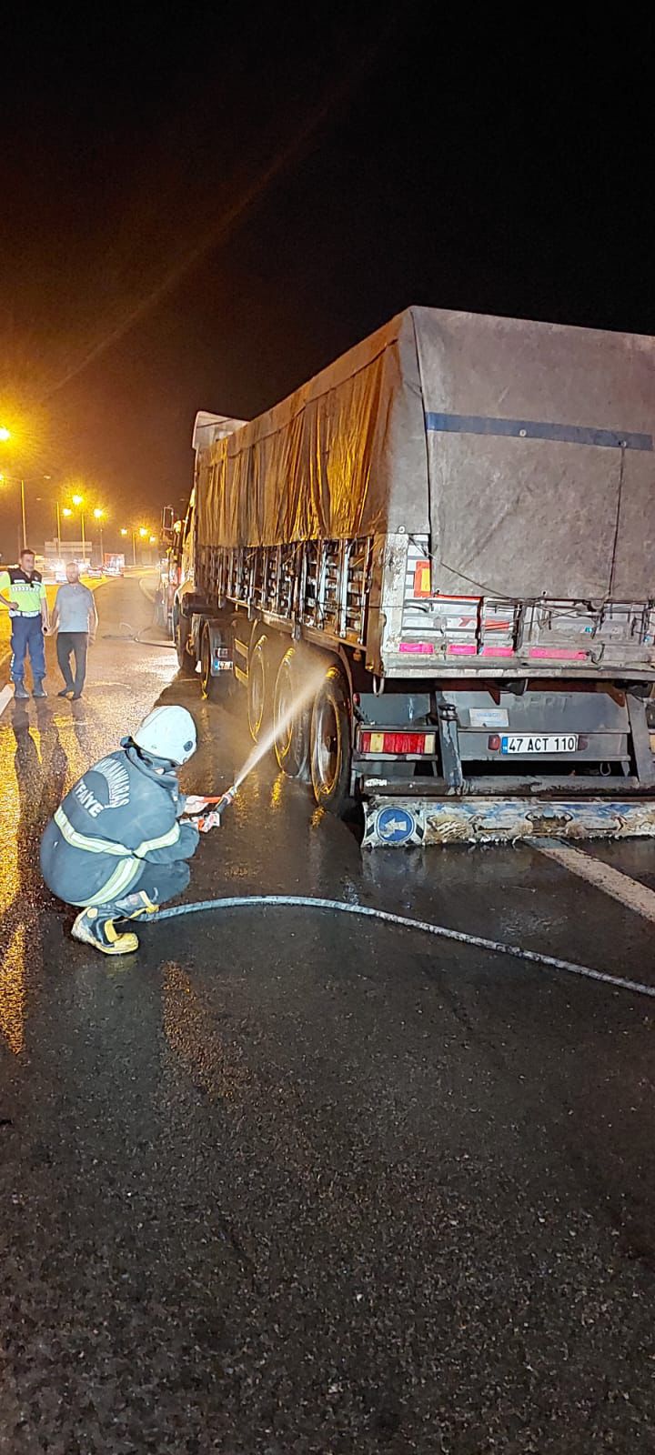 Kahramanmaraş Narlı Otobanında Tır Yangını: Hızlı Müdahale Felaketi Önledi