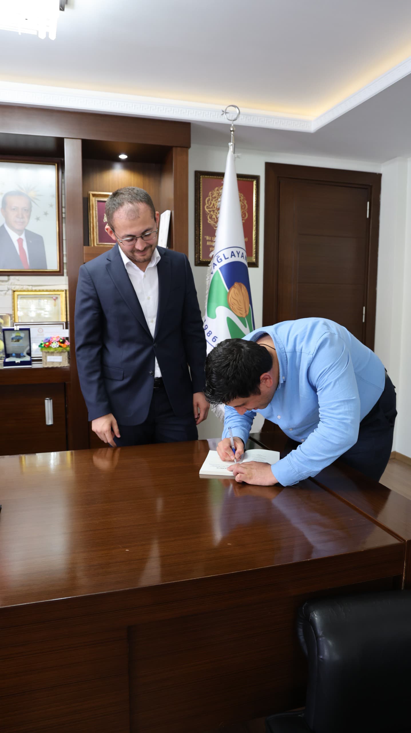 Bünyamin Uzungündeş’ten Ruhlara Dokunan Yeni Eser: Aşk Kâbe’dir