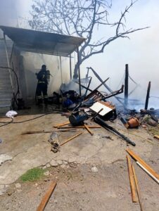 Kahramanmaraş GEDEMEN Mahallesi’nde Ev ve Ahır Yangını: 1 Kişi Dumandan Etkilendi, 30 Küçükbaş Hayvan Telef Oldu