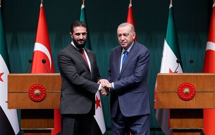 Suriye Cumhurbaşkanı Ahmed Şara orada dik bir duruş sergilemiştir.