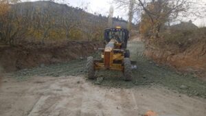 Dulkadiroğlu Belediyesi, hem kırsal hem de merkez mahallelerde eş zamanlı yürütülen çalışmalarla