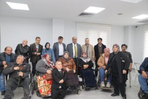 Başkan Akpınar: “Engelleri Birlikte Aşıyoruz” Dulkadiroğlu Belediye Başkanı Mehmet Akpınar 3 Aralık Dünya Engelliler Günü dolayısıyla bir mesaj yayımladı