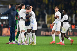 Fenerbahçe, liderlik fırsatını tepti! Kadıköy’de büyük şok… (Maç özeti | Fenerbahçe 2-2 Çaykur Rizespor