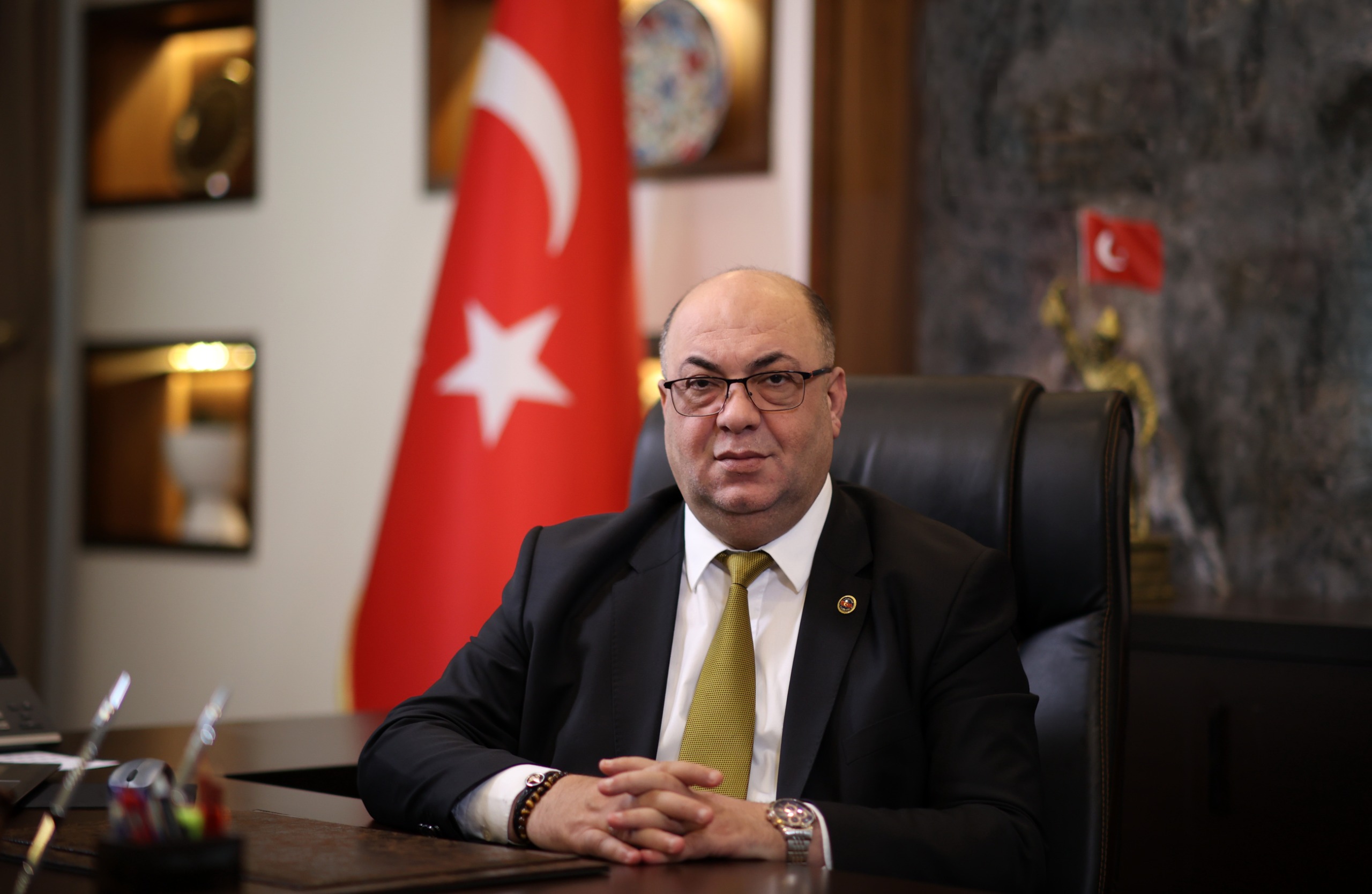 BAŞKAN AKPINAR’DAN ANNELER GÜNÜ MESAJI: “ANNELER, SEVGİNİN VE FEDAKÂRLIĞIN EN GÜZEL ADIDIR.