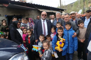 YÜZ YÜZE 100. MAHALLEDE: BAŞKAN AKPINAR GÖNÜLLERE DOKUNAN BULUŞMALARINI SÜRDÜRÜYOR